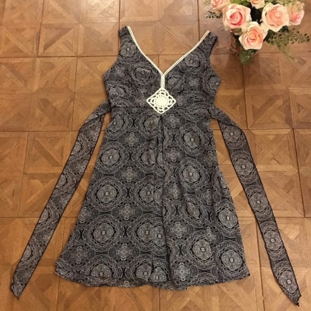 Flowy Black & White Dressbarn Sundress